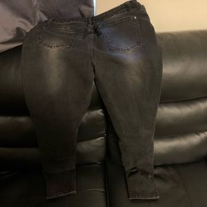 Cute jeans from fashion nova . ONLY WORN ONCE !!!